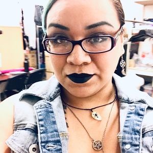 Meet your Posher, Karina